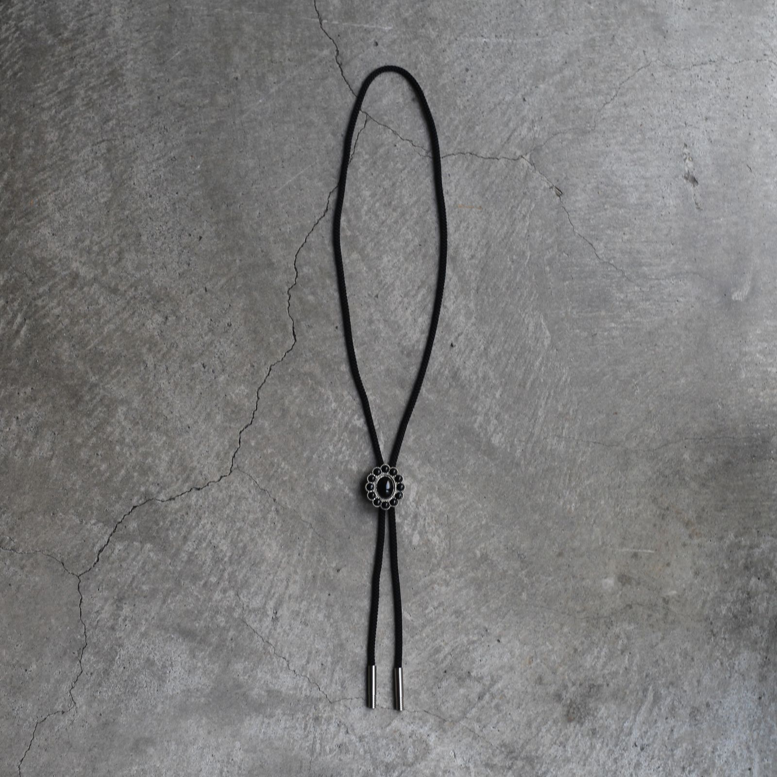 SOSHIOTSUKI - 【お取り寄せ注文可能】Loop Tie Brooch | ACRMTSM