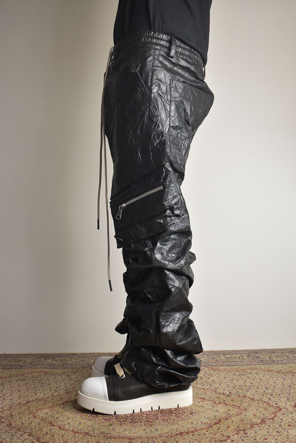 A.F ARTEFACT - Washer Synthetic Leather Boots Cut Tuck Cargo Pants