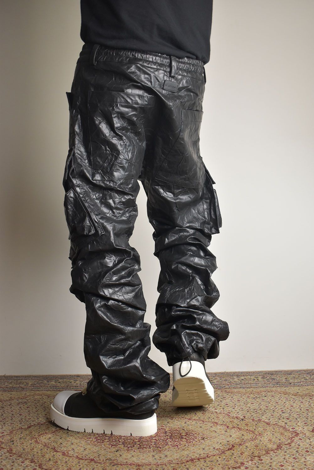 A.F ARTEFACT - Washer Synthetic Leather Boots Cut Tuck Cargo Pants
