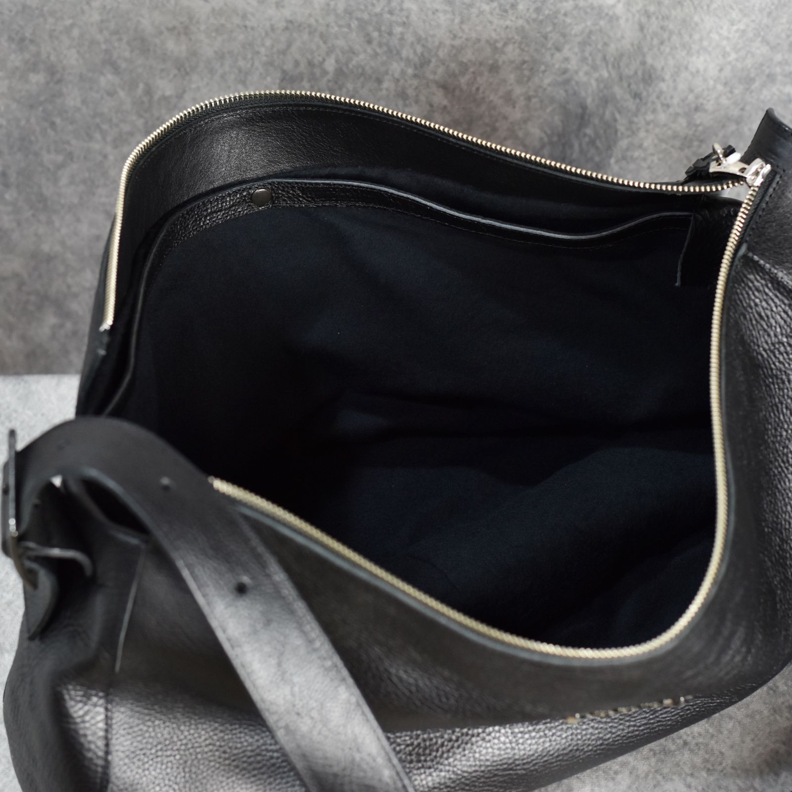 CALEE - STUDS LEATHER SHOULDER BAG ＜LARGE＞ (BLACK) / スタッズ