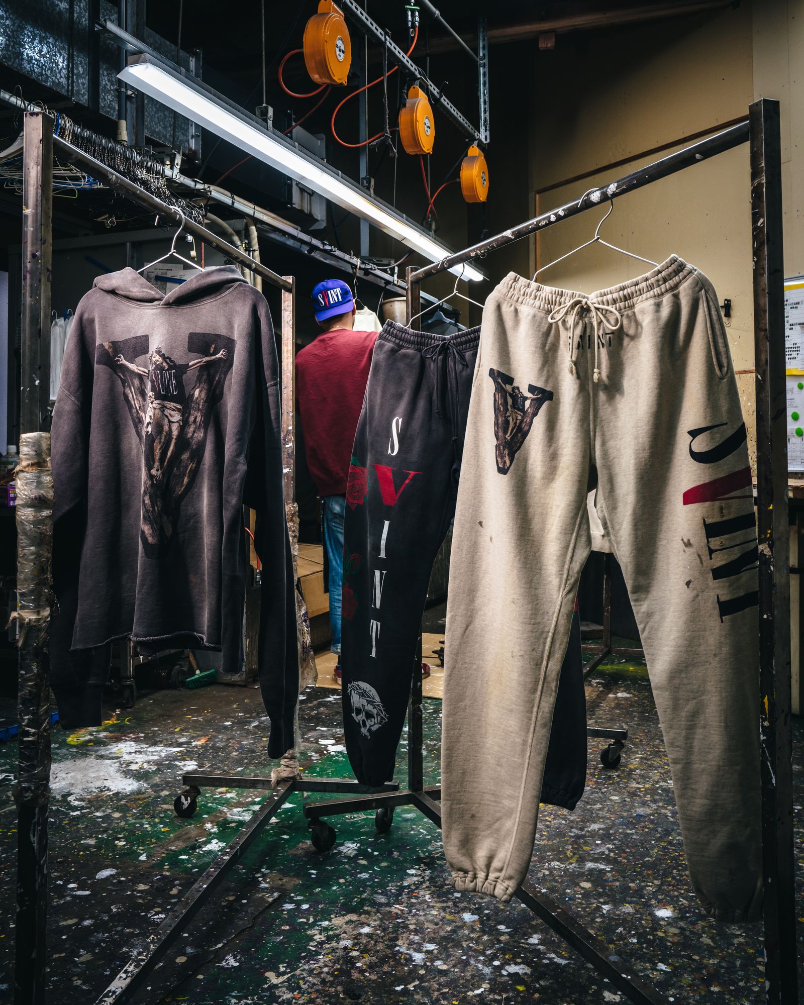 SAINT Mxxxxxx x VLONE | Confidence