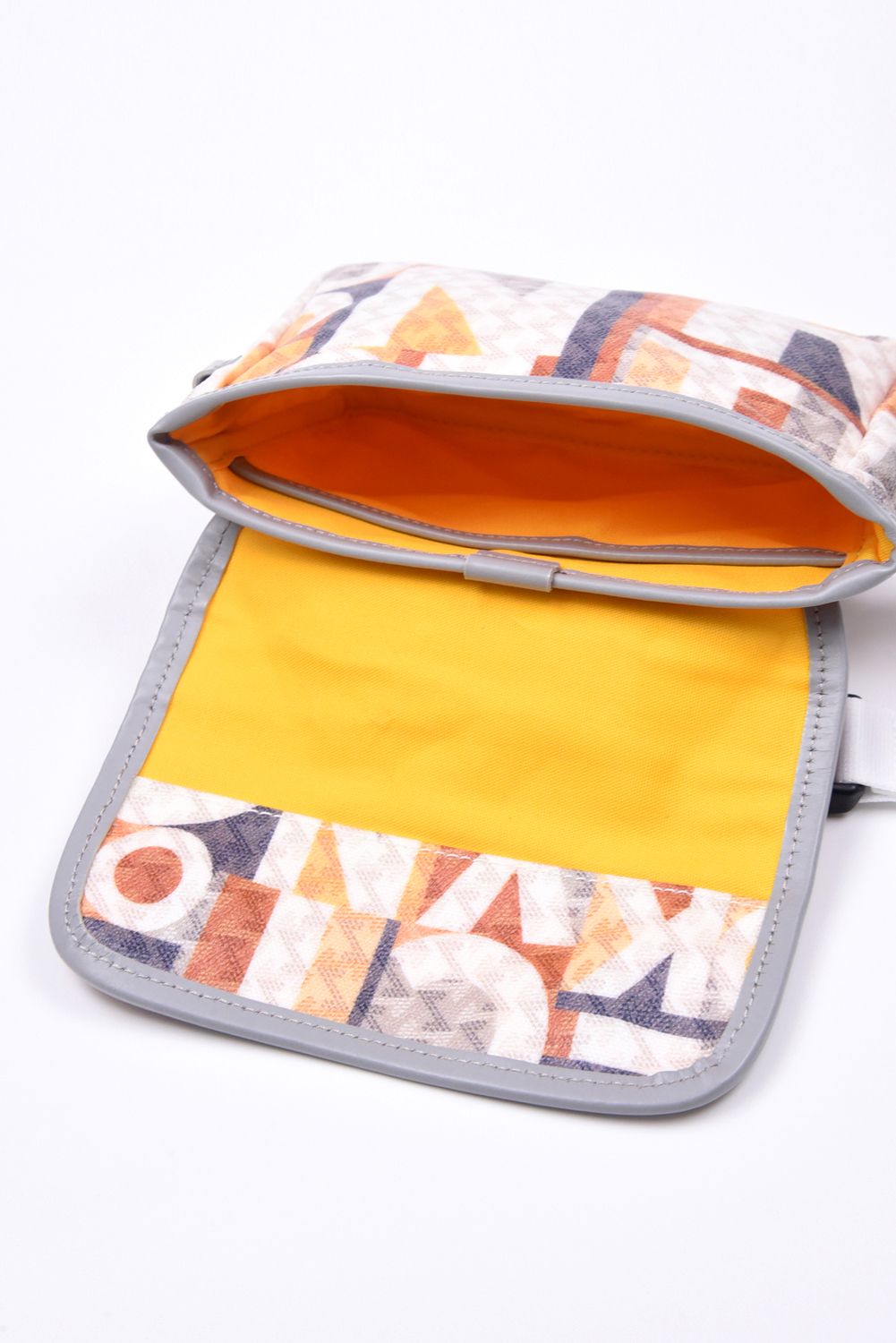 Resurrection - Aix （アイクス） / ブランド オリジナルテキスタイル