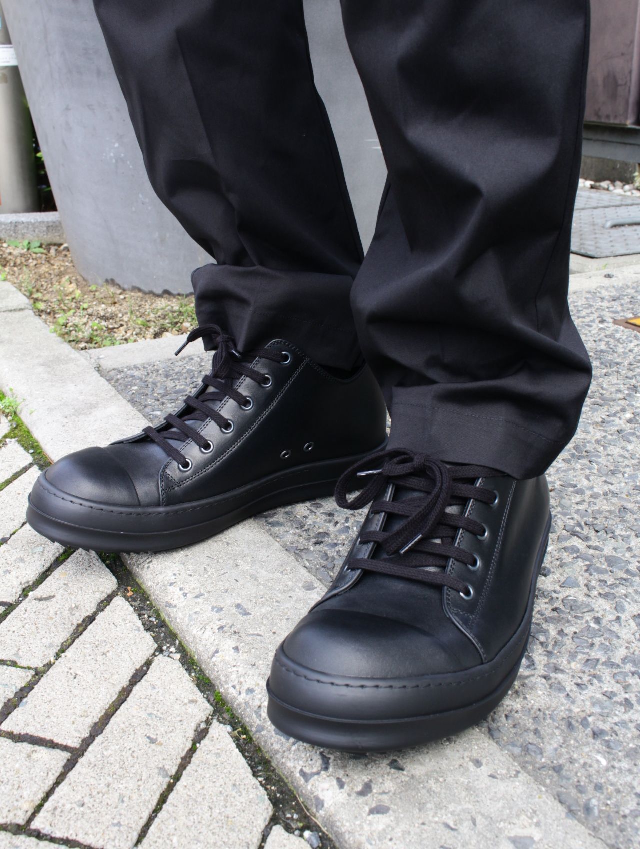 Rick Owensのオールブラックサマースタイル | STORY