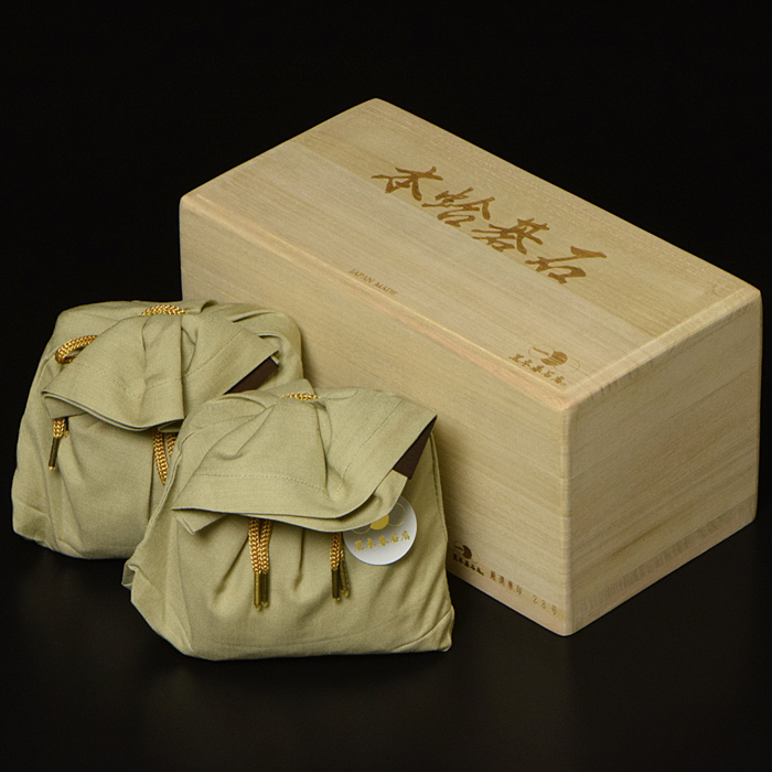 黒木碁石店 本蛤碁石 厳選華印 28号 | 前川榧碁盤店