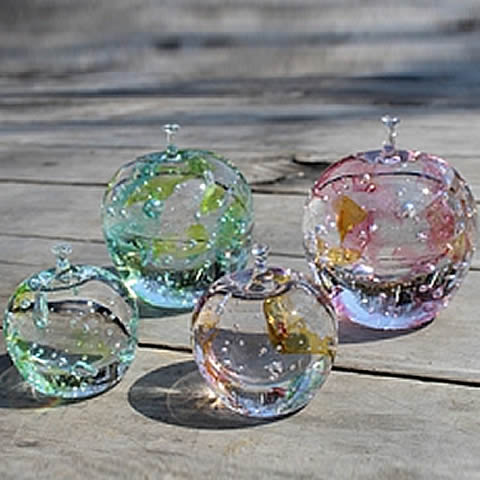 あづみ野ガラス工房 工房作品】 りんごの結晶（小）