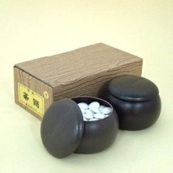 碁石 プラスチック碁石（約7mm厚）・碁笥 人気の椿セット 碁盤、碁石