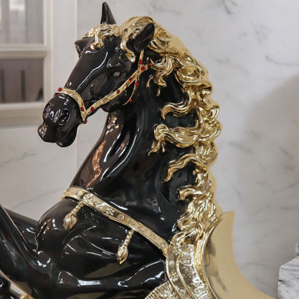 風水・開運インテリア・跳ね馬の置物（立ち馬） Sサイズ （ブラック