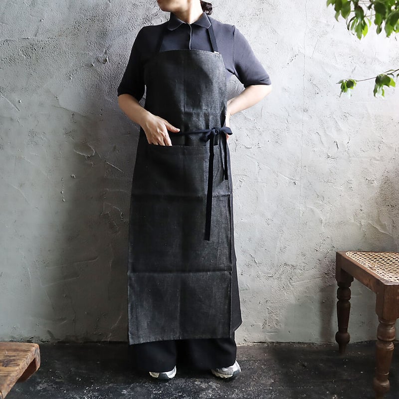 R&D.M.Co- linen denim apron (flax/black) | nii
