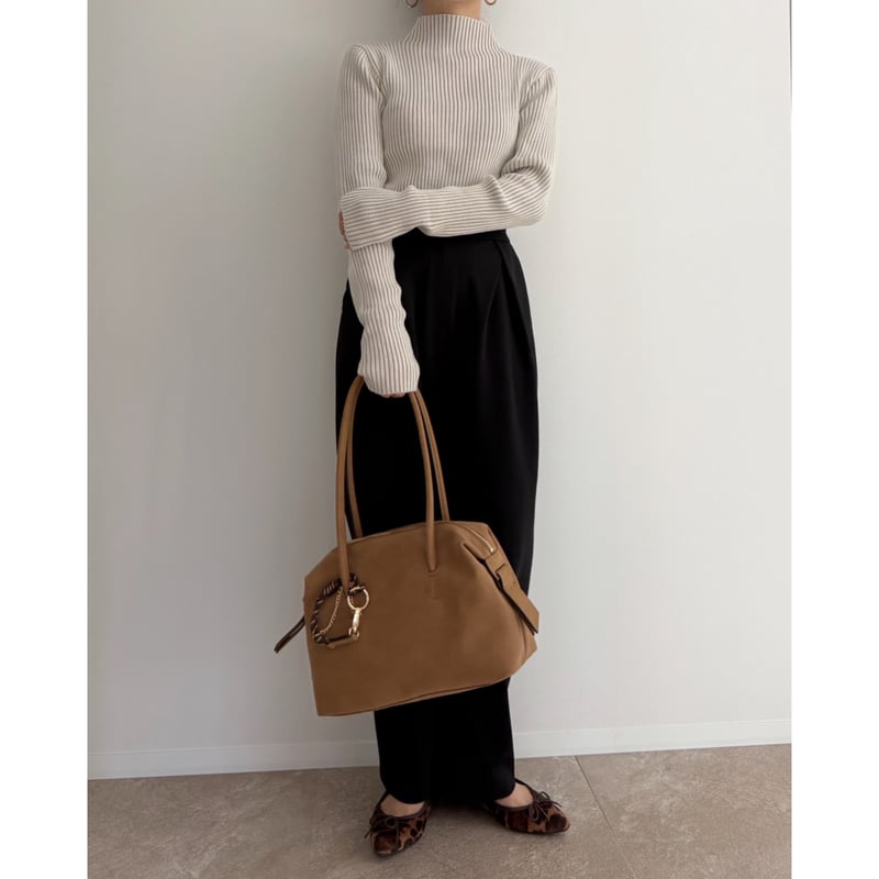 AMIE original》 カーブtuck pants / black | AMIE