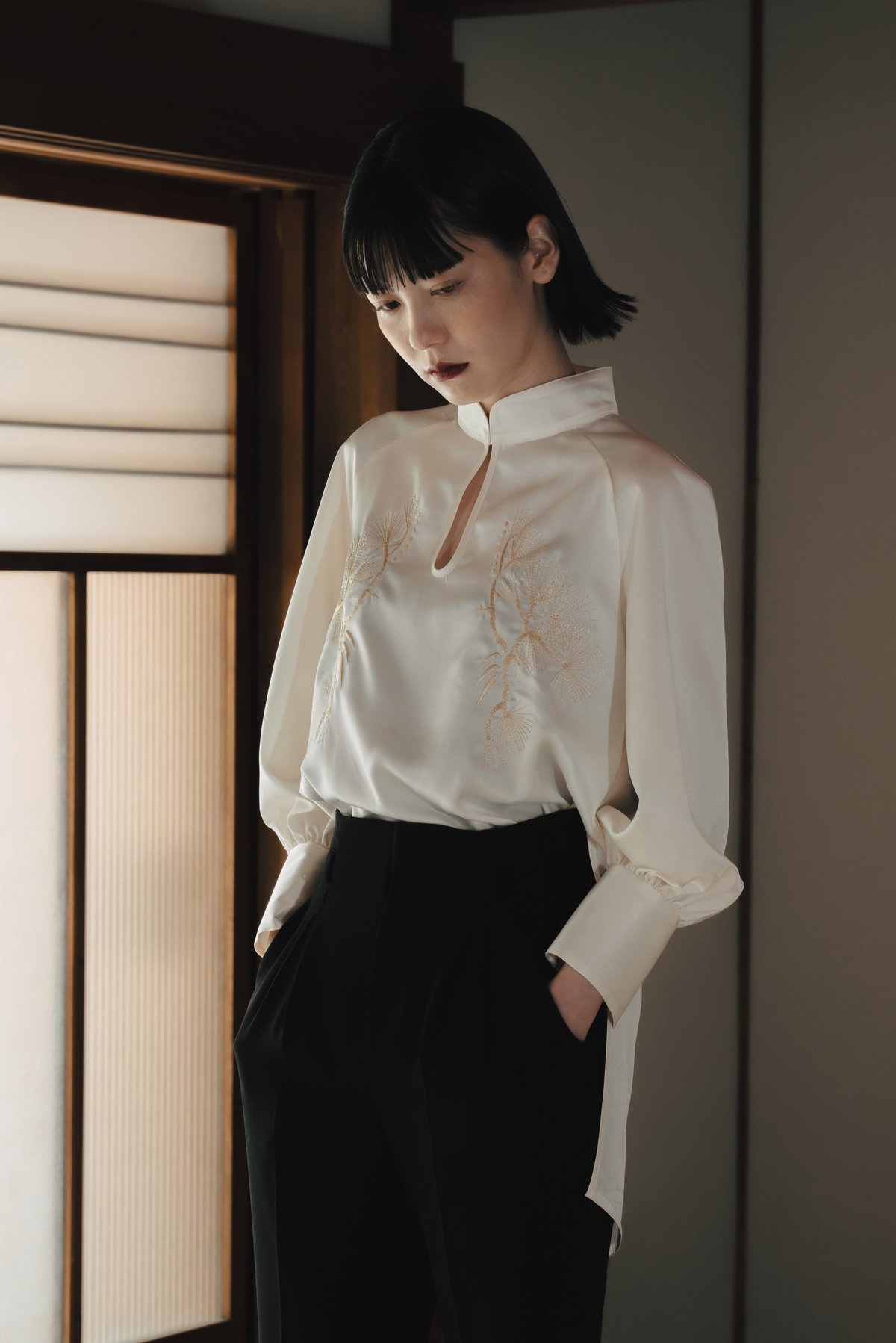 花を着るブラウス#04【松】-ivory- | iCONOLOGY