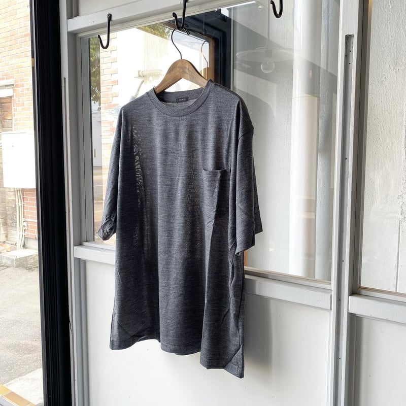 COMOLI サマーウール天竺 Tシャツ | Less Higashikawa