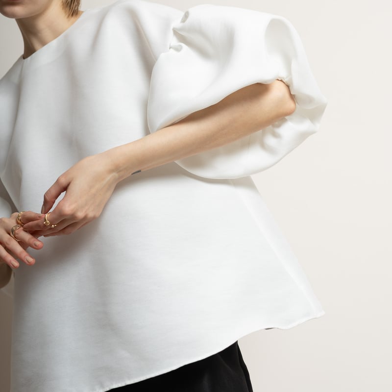 Whip Ballon Sleeve BL white | HEVE