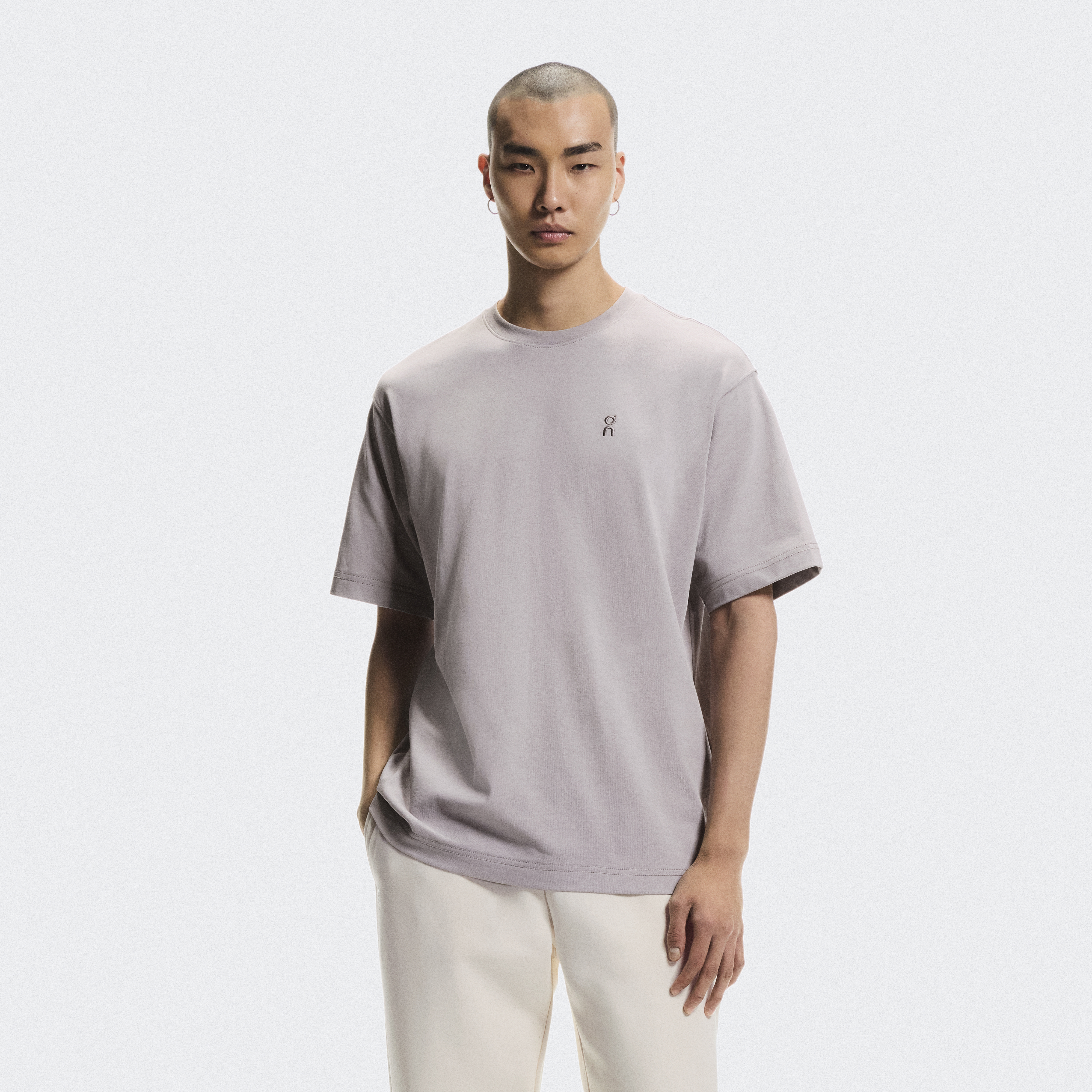 メンズ トップス＆Tシャツ | On 日本