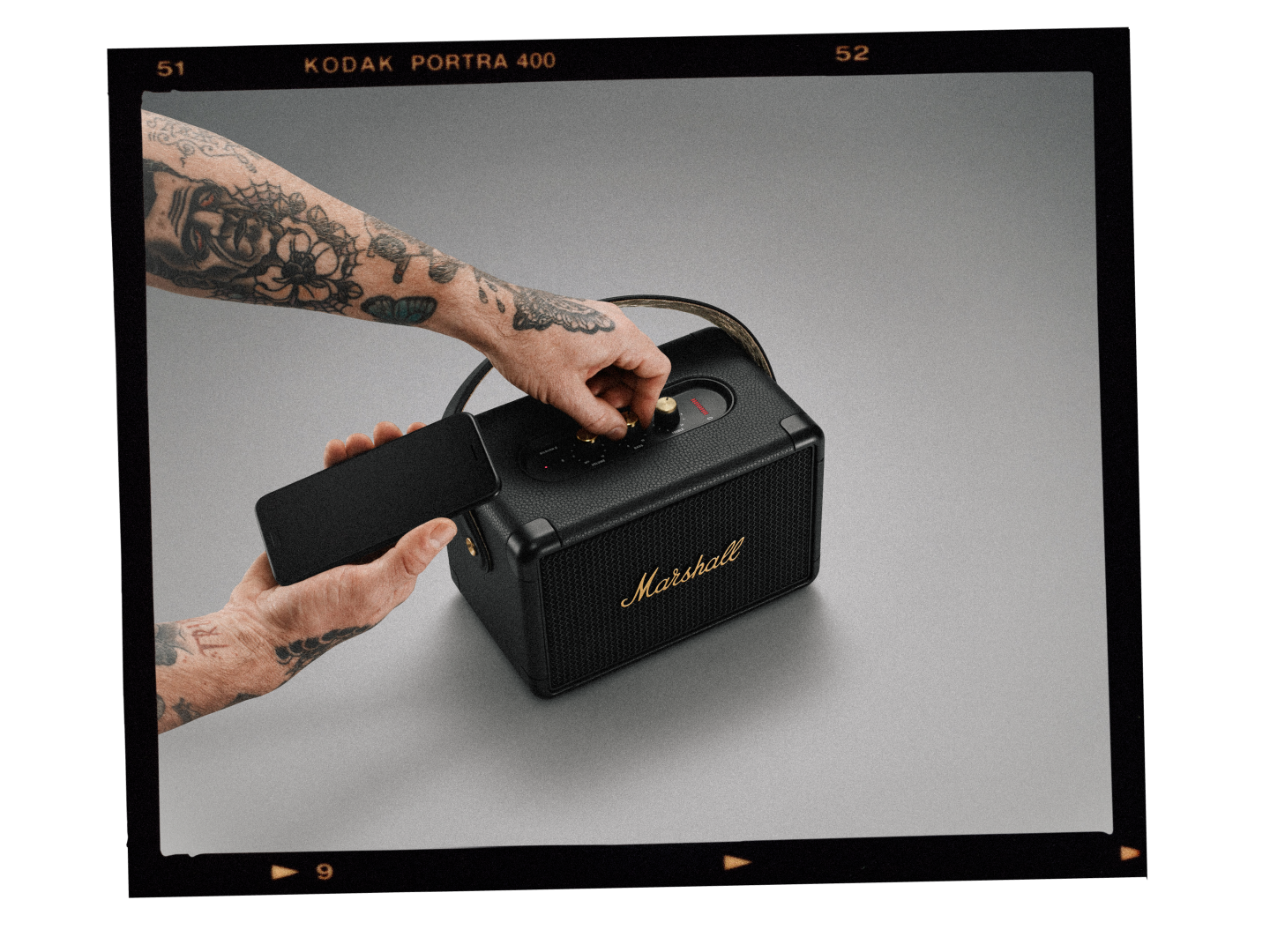Kilburn II Black and Brass - ポータブルスピーカー | Marshall.com