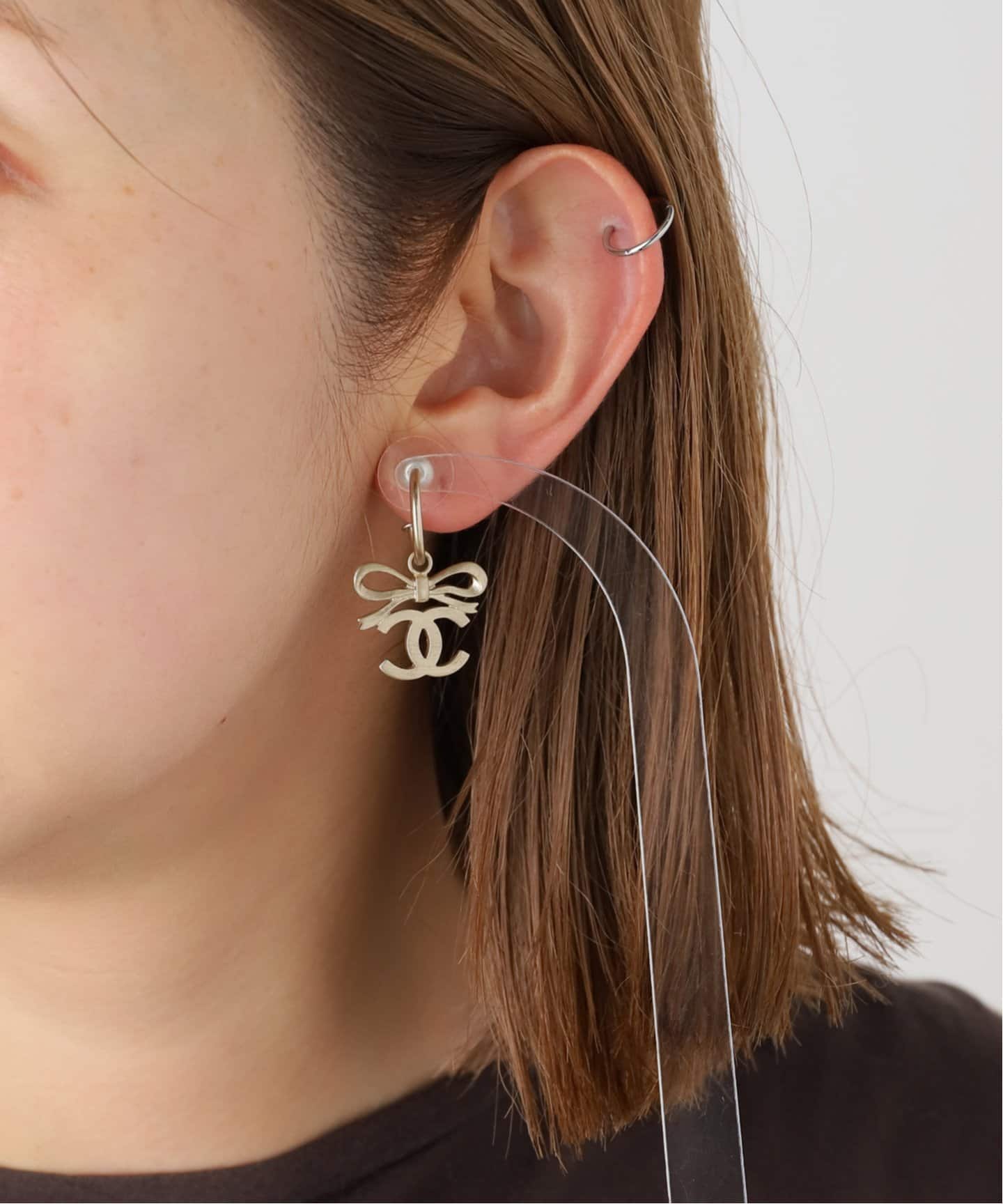 VINTAGE CHANEL/シャネル】Pierce hoop logo ribbon(両耳)（ピアス（両