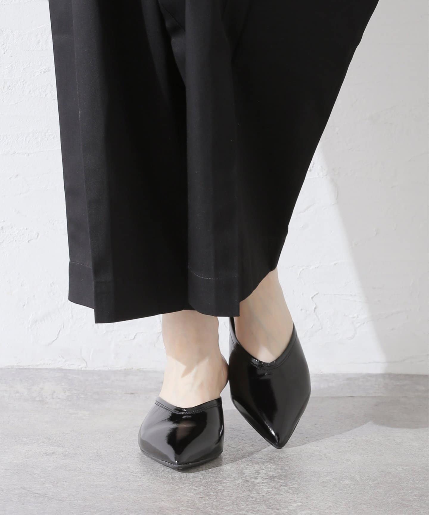 ALOHAS/アロハス】Tessa Onix Black Leather Mules：ミュール
