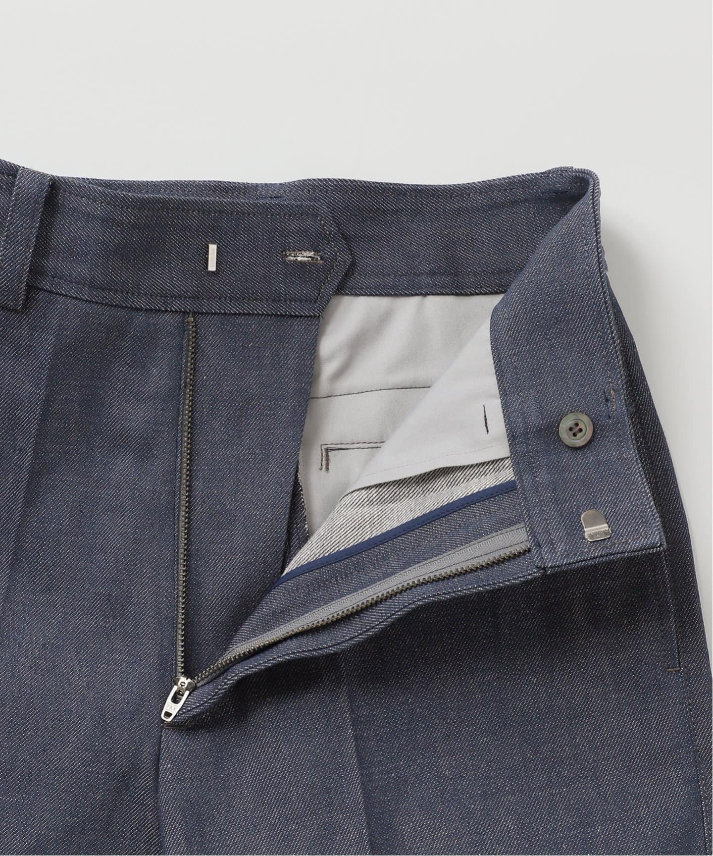 Rigid denim like スラックス（スラックス）｜Plage（プラージュ）の