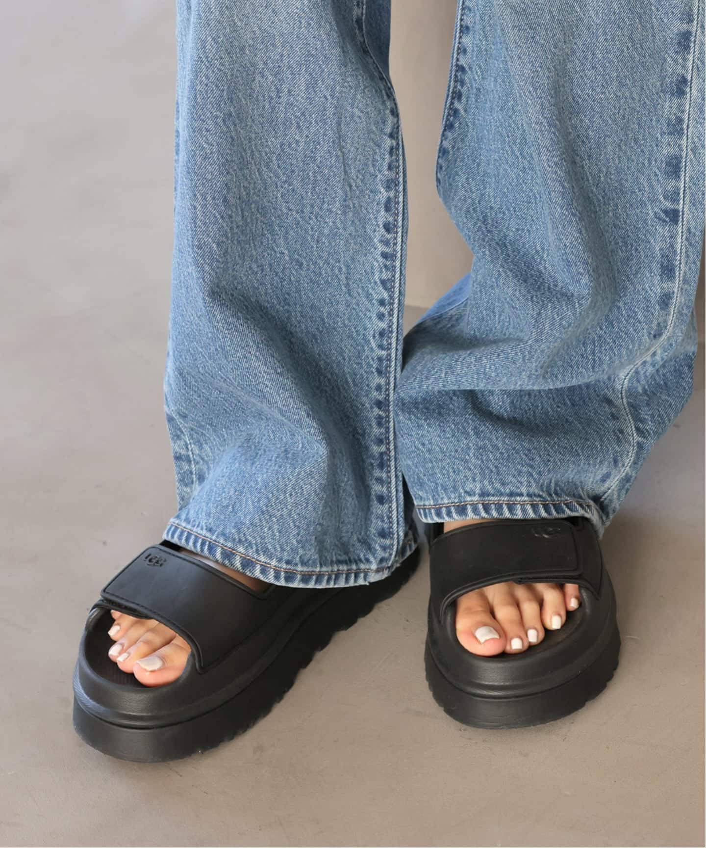 追加》【UGG/アグ】W GOLDENGLOW 1152685：サンダル（サンダル