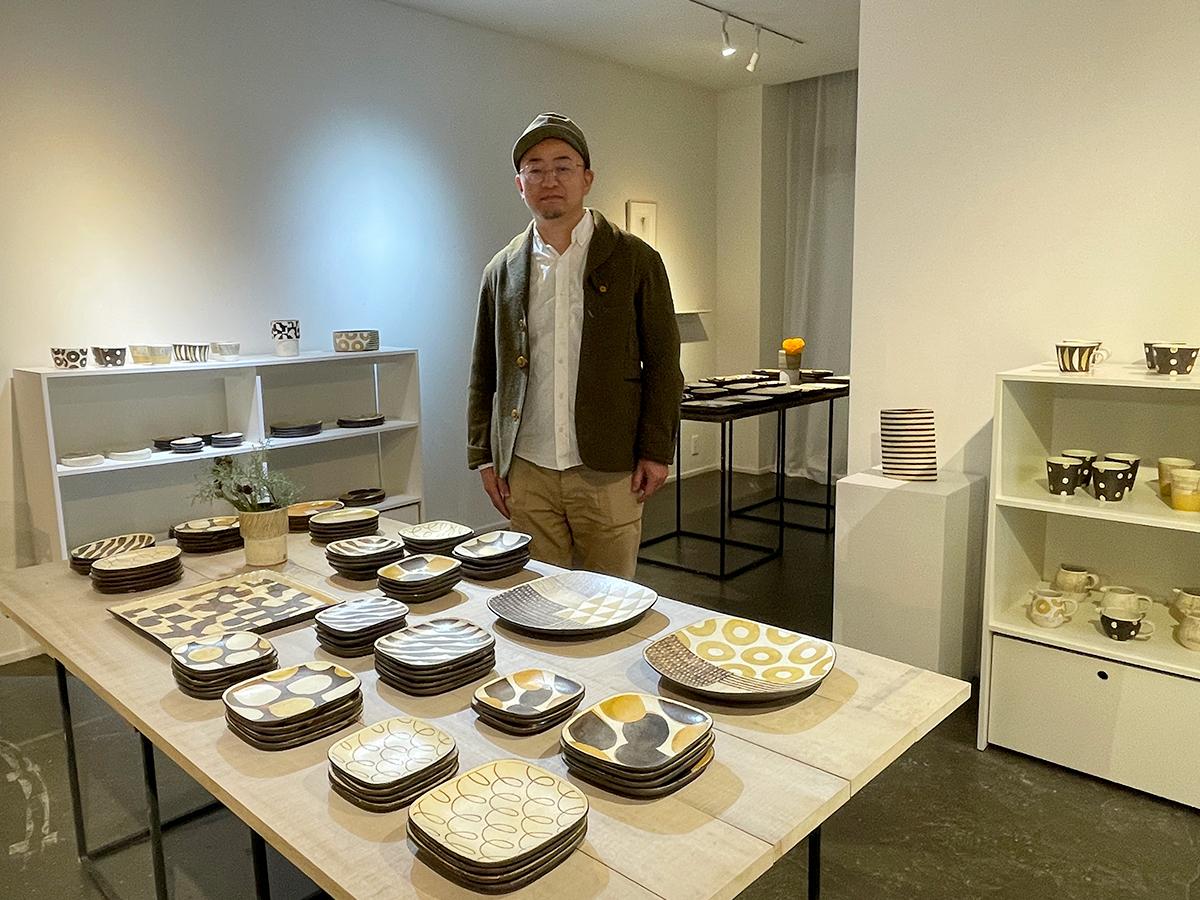 松本で陶芸家・市岡泰さん個展 質感と文様と形、「何を盛っても決まる