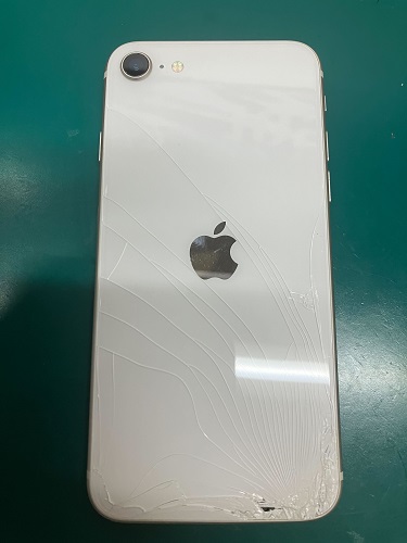 小牧市】iPhone SE 第3世代 背面ガラス修理【iPhone修理】