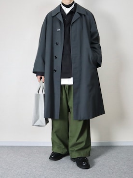 BURBERRYのステンカラーコート（ブラック系）を使った人気ファッション