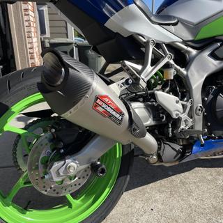 Yoshimura AT2 Street Slip-On Exhaust Kawasaki Ninja ZX-4R / ZX-4RR