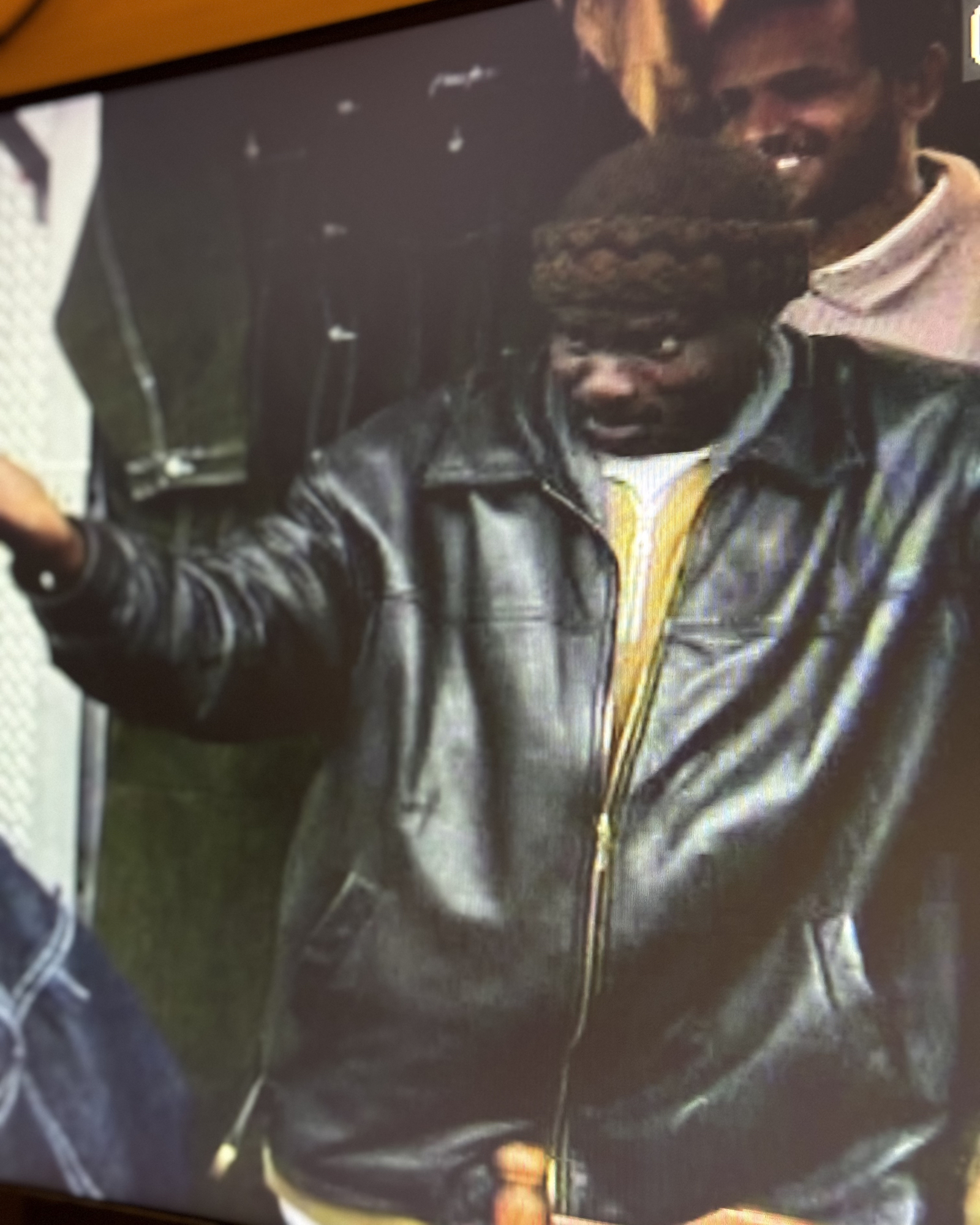 パキスタンビーニーが新色を加えて | the Apartment