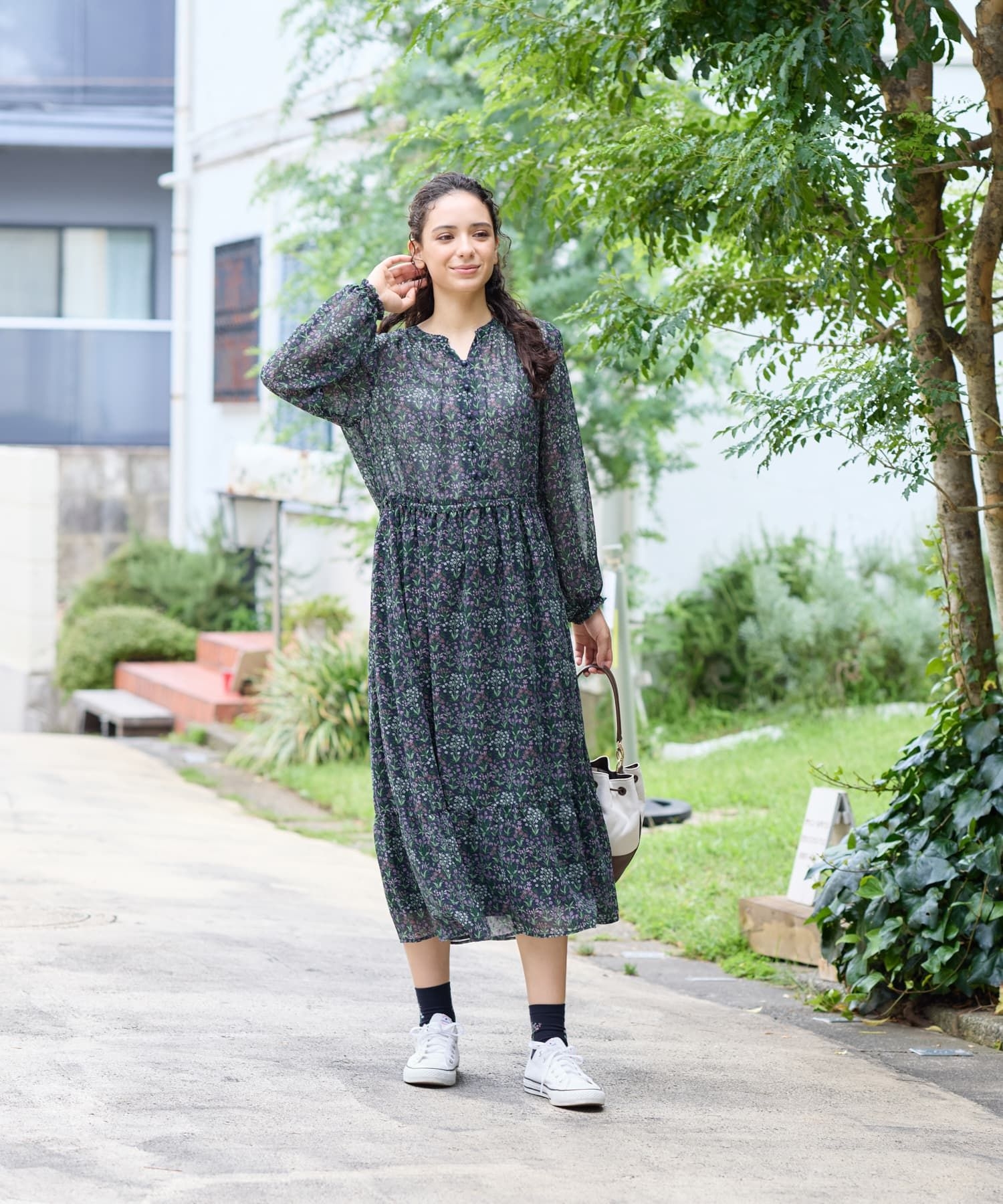 洗える Vネック小花柄フレアワンピース 【WILLIAM MORRIS】【35th
