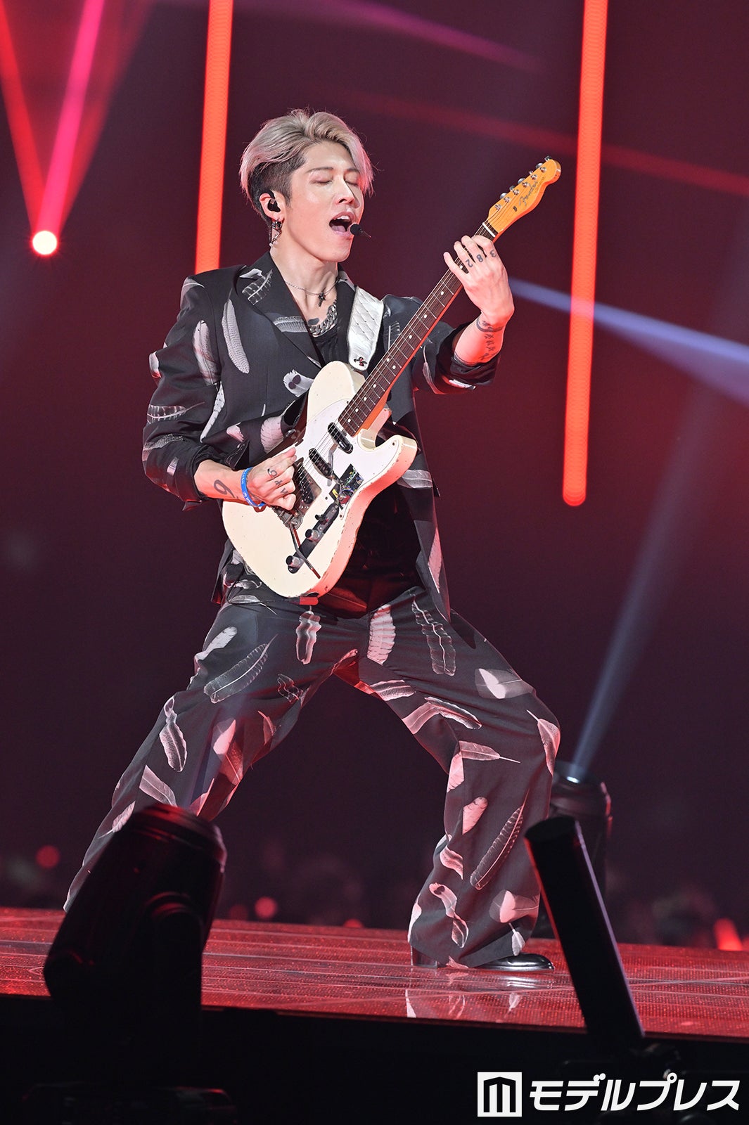 MIYAVI、ULTRAMANとの豪華コラボに会場騒然 「ANGEL CHAMPAGNE」が限定