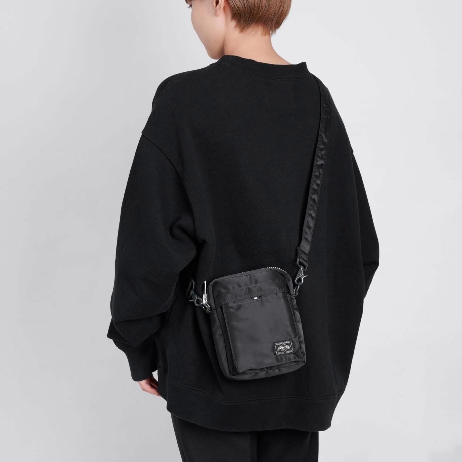 PX TANKER(PXタンカー) VERTICAL SHOULDER BAG | 吉田カバン