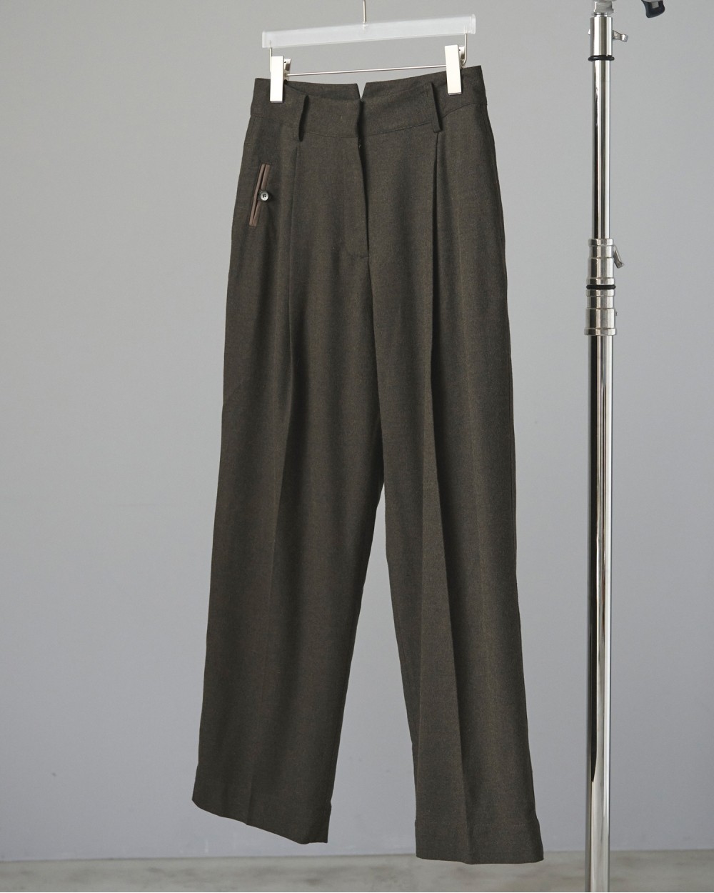 ànuke online store（アンヌーク） / Wool Tuck PantsWool Tuck Pants