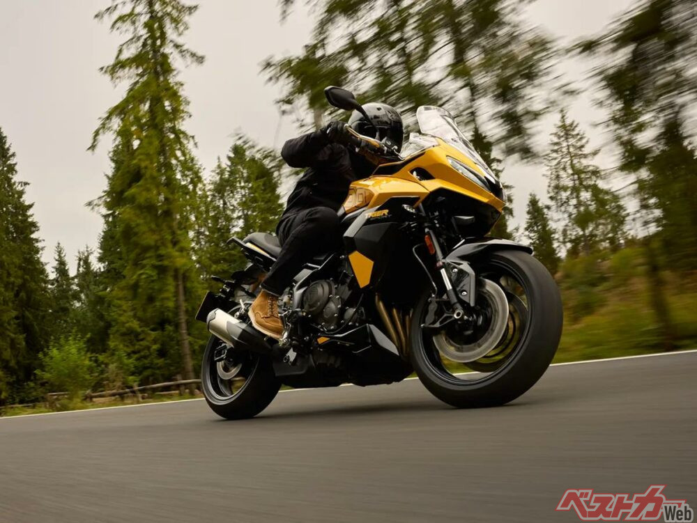 新車】800ccの3気筒エンジンを搭載した「タイガースポーツ800」が約140
