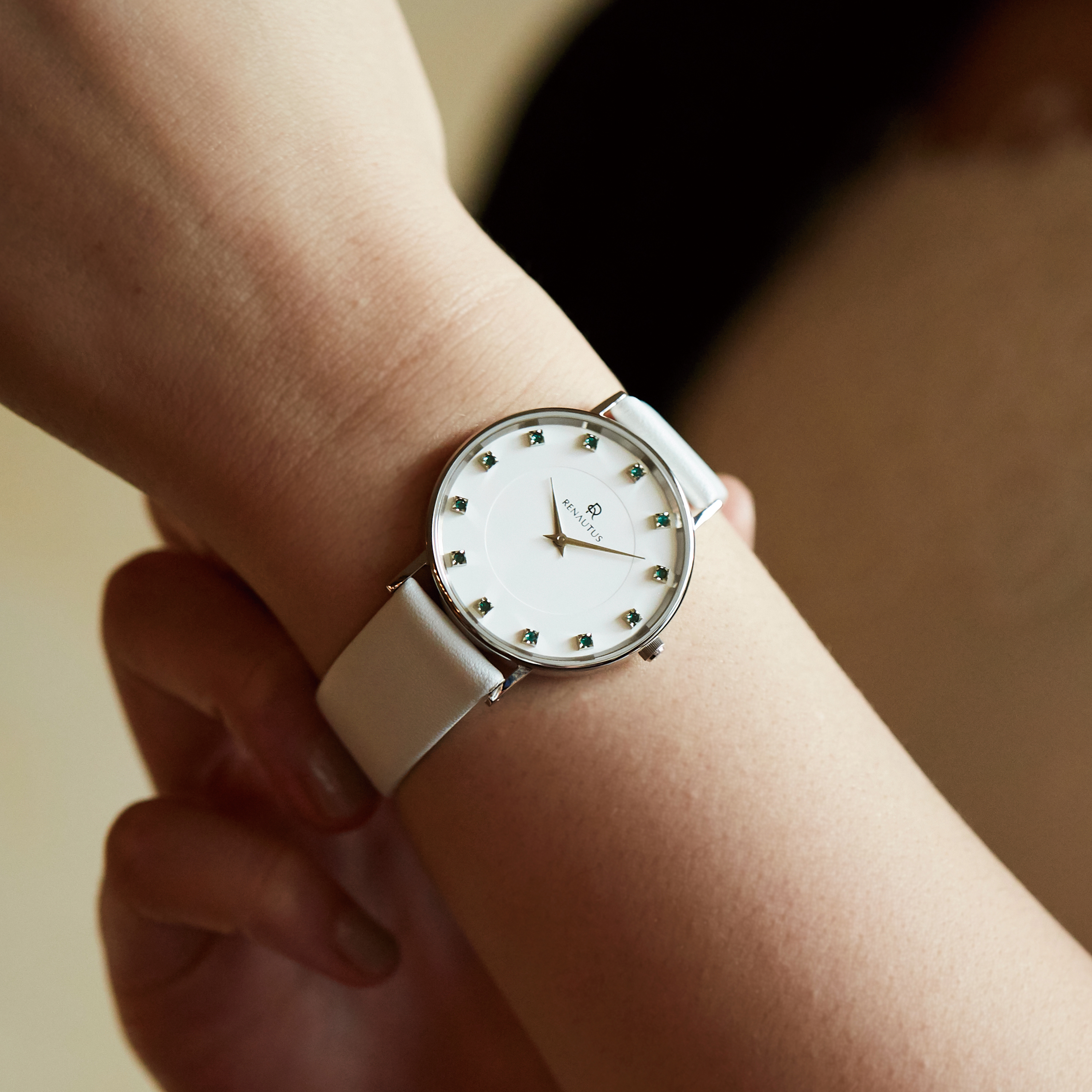 名入れ】【送料無料】ジュエリーウォッチ 12粒の誕生石クリスタルを