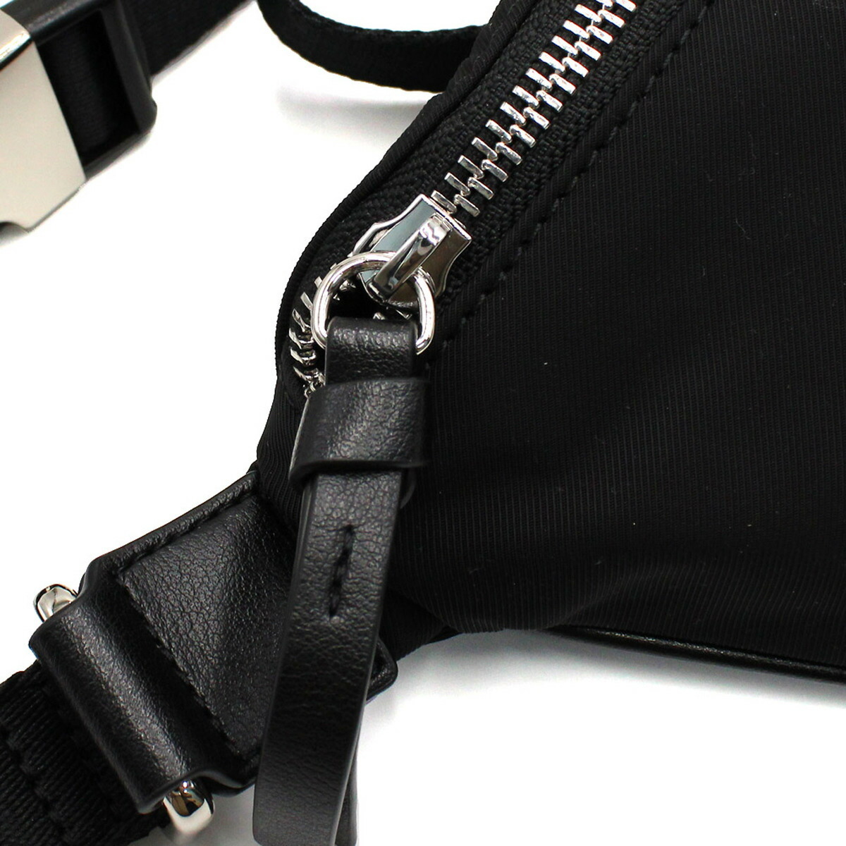 ヴィヴィアンウエストウッド Vivienne Westwood バッグ ベルトバッグ