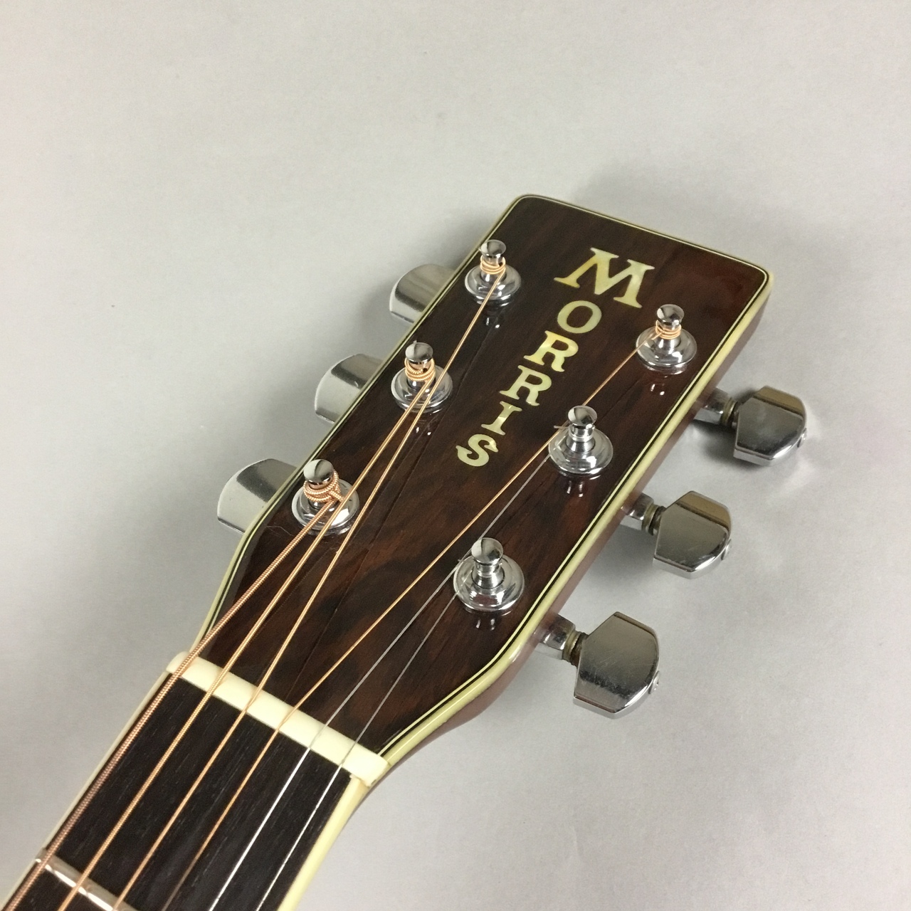 Morris (モーリス)W-35 アコースティックギター (ケースとカポ付き
