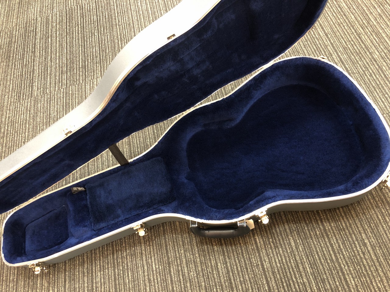 Martin Z30BU CASE 000/OMサイズ用ブルーケース【マーチン純正ハード