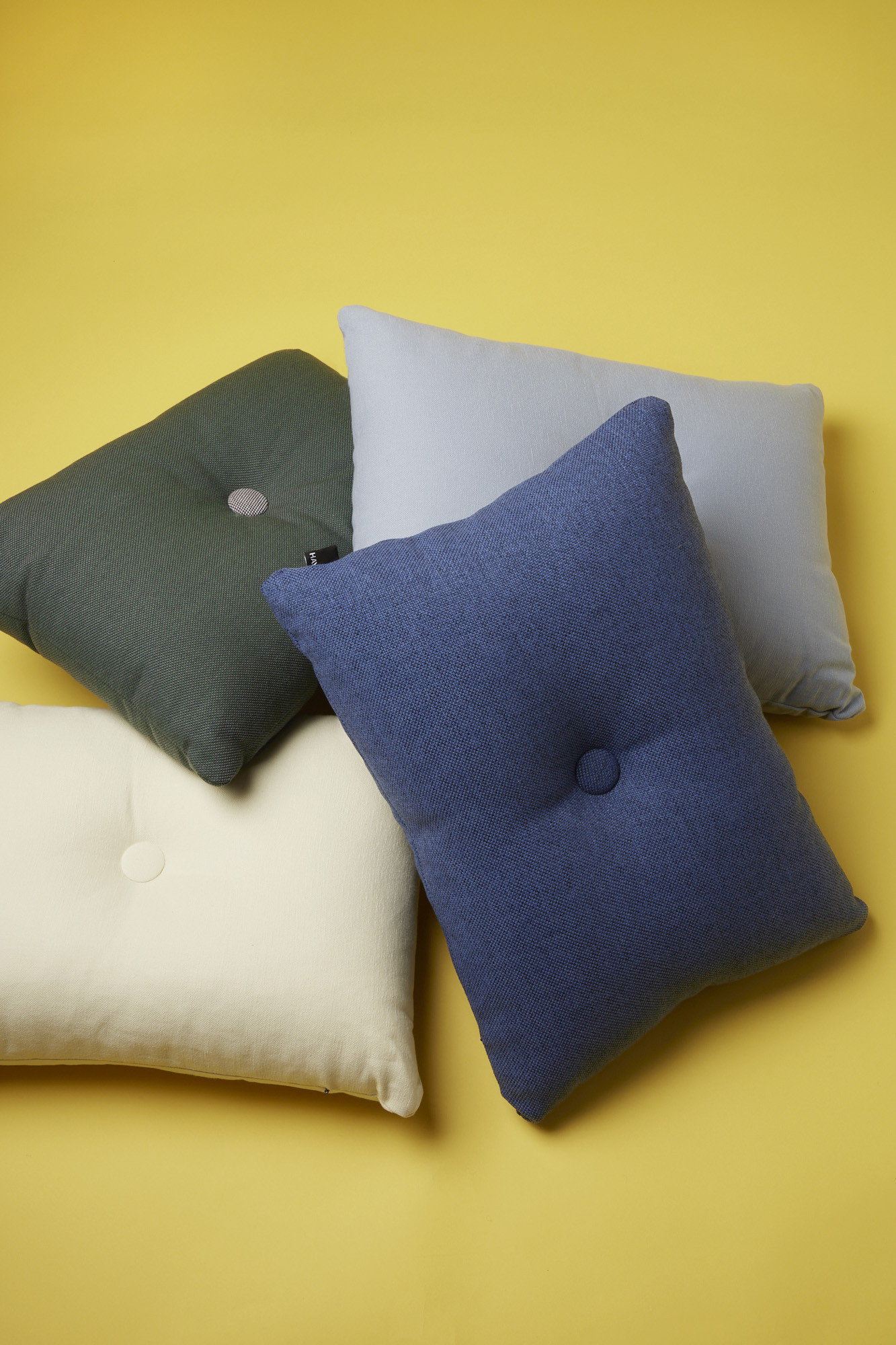 HAY(ヘイ)｜Dot Cushion Mode/Dark Blue の通販｜ELLESHOP・(エル