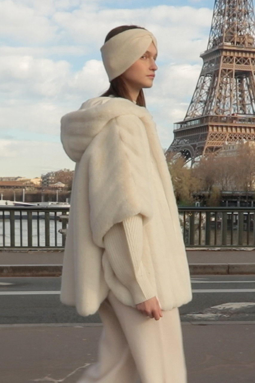 Lemonplet(レモンプレット)｜FAUX FUR HE-A HOODED PONCHO/WHITE の