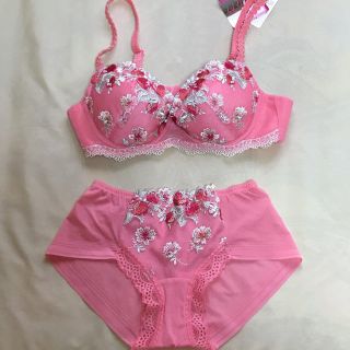 Wacoal - 新品 ワコール シャキッとブラ ショーツ セット C70の通販 by