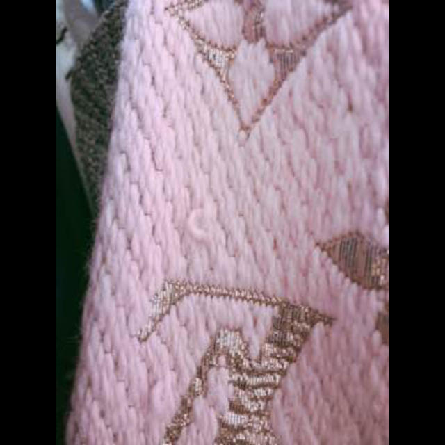 LOUIS VUITTON - ルイヴィトン LV マフラー ピンクの通販 by まめ太's