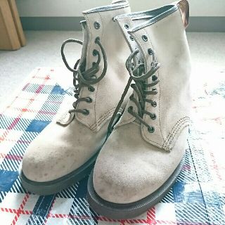 Dr.Martens（ベージュ系）のフリマアイテム一覧