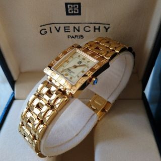GIVENCHY（腕時計）のフリマアイテム一覧