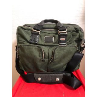 TUMI（ビジネスバッグ ・ グリーン・カーキ/緑色系）のフリマアイテム一覧