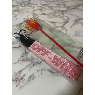 Off-White（キーホルダー）のフリマアイテム一覧