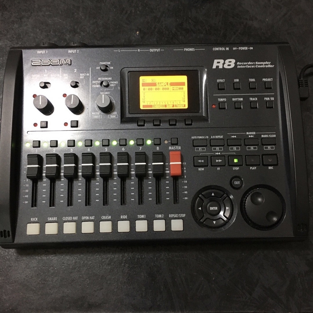 Zoom - 《絶版》ZOOM R8 美品！！ プレゼント多数！！の通販 by