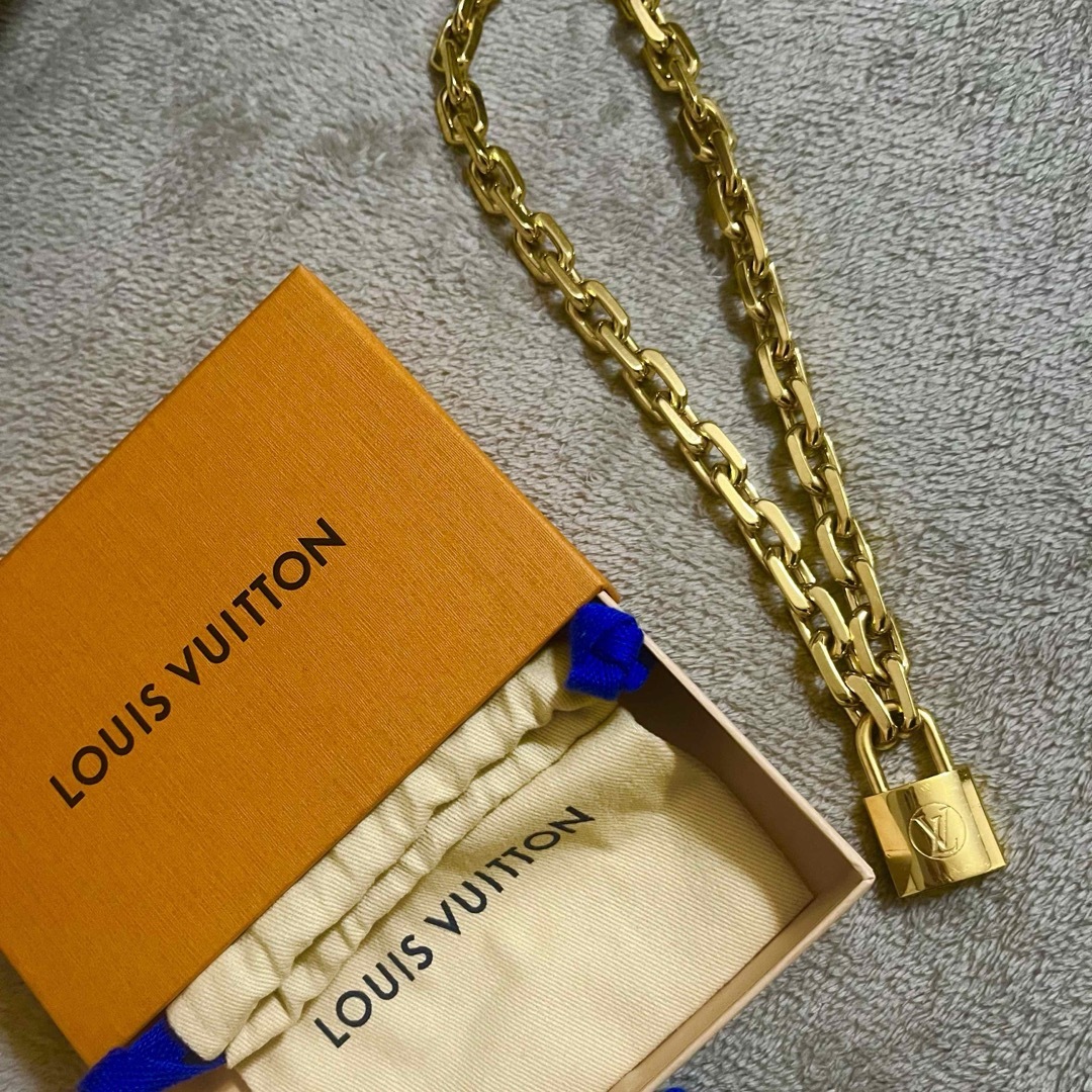 LOUIS VUITTON - LOUIS VUITTON ルイヴィトン 南京錠ネックレスLV