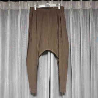 ISSEY MIYAKE（サルエルパンツ）のフリマアイテム一覧