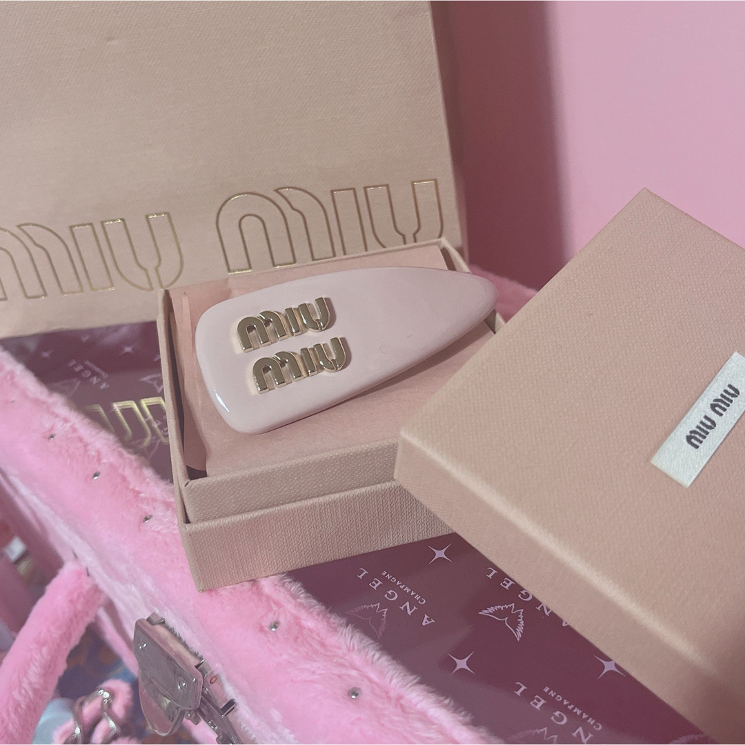 MIU MIU - Miumiu パテントレザーヘアクリップ ピンクの通販 by Me i's