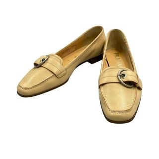 PRADA（ローファー/革靴 ・ ベージュ系）のフリマアイテム一覧