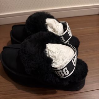 UGG - UGG フラッフイヤースライド ファー サンダルの通販 by うみの
